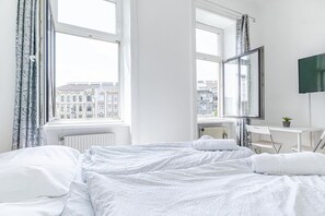 1 bedroom, desk, WiFi, bed sheets