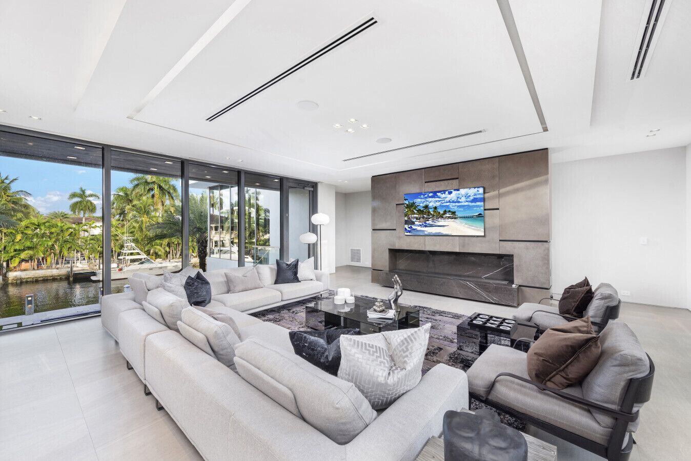 TV, fireplace, stereo