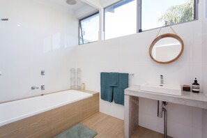 Hårtørrer, håndklæder