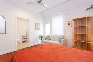 Iron/ironing board, travel cot, WiFi, bed sheets