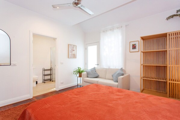 Iron/ironing board, travel cot, WiFi, bed sheets