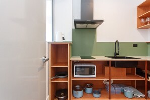 Fridge, microwave, stovetop, toaster