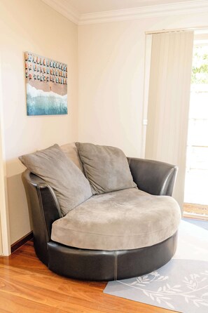 Interior - Twelve Apostles Beach House-STUDIO (Port Campbell)