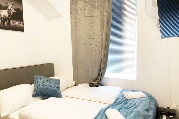 1 bedroom, WiFi, bed sheets