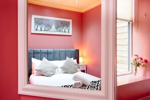 2 chambres, fer et planche à repasser, Wi-Fi gratuit, draps fournis