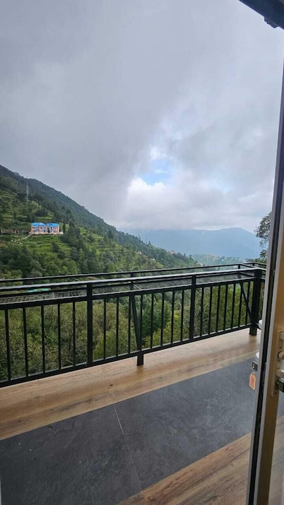 Skyline Cafe And Stay Gagar