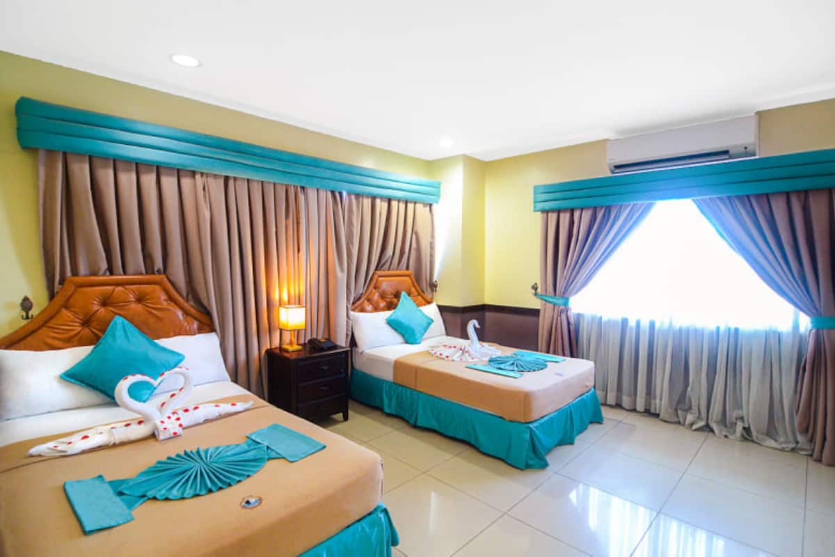 Family Room | Free WiFi, bed sheets