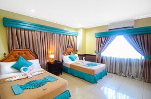 Family Room | Free WiFi, bed sheets - Mariners Court Hotel Cebu (Cebu City)