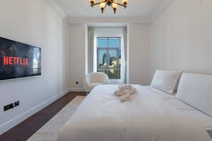 1 bedroom, iron/ironing board, internet, bed sheets