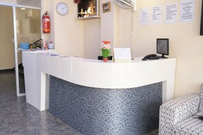 Reception - Hotel Golden W Puri (Brahmagiri)