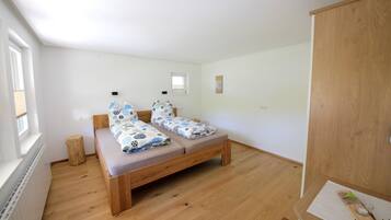 2 bedrooms, WiFi, bed sheets