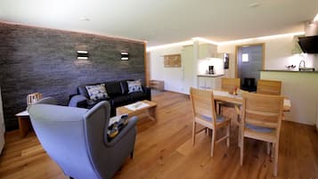 TV, DVD player, ping pong, stereo