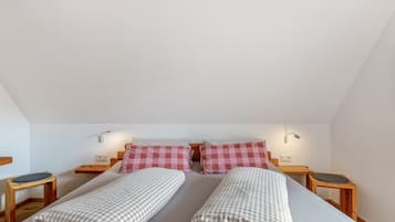 2 bedrooms, WiFi, bed sheets