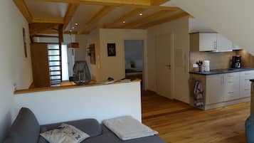 TV, ping pong, stereo