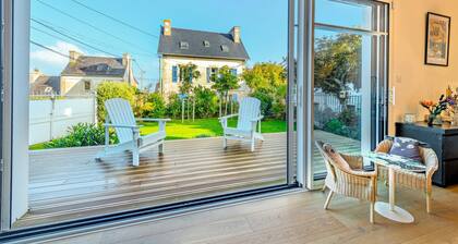 Large sea-view house, 120m from the beach