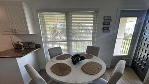 Dining - 2BR Marco Island condo with heated pool, WiFi, and full kitchen (Marco Island)