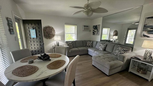 Living area - 2BR Marco Island condo with heated pool, WiFi, and full kitchen (Marco Island)