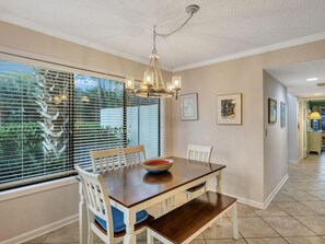 Dining - Spacious 2 Bed 2 Bath Loft – Beachwalk at Sandestin Golf and Beach Resort (Miramar Beach)