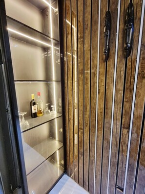 Interior - Rare 2bed Luxury guest house with private garden and pool table close to airport (Lagos)