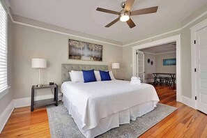 3 habitaciones, tabla de planchar con plancha, cuna de viaje y wifi