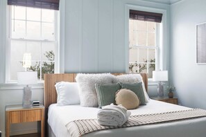 6 makuuhuonetta, silitysrauta/-lauta, vauvan matkasänky, Wi-Fi