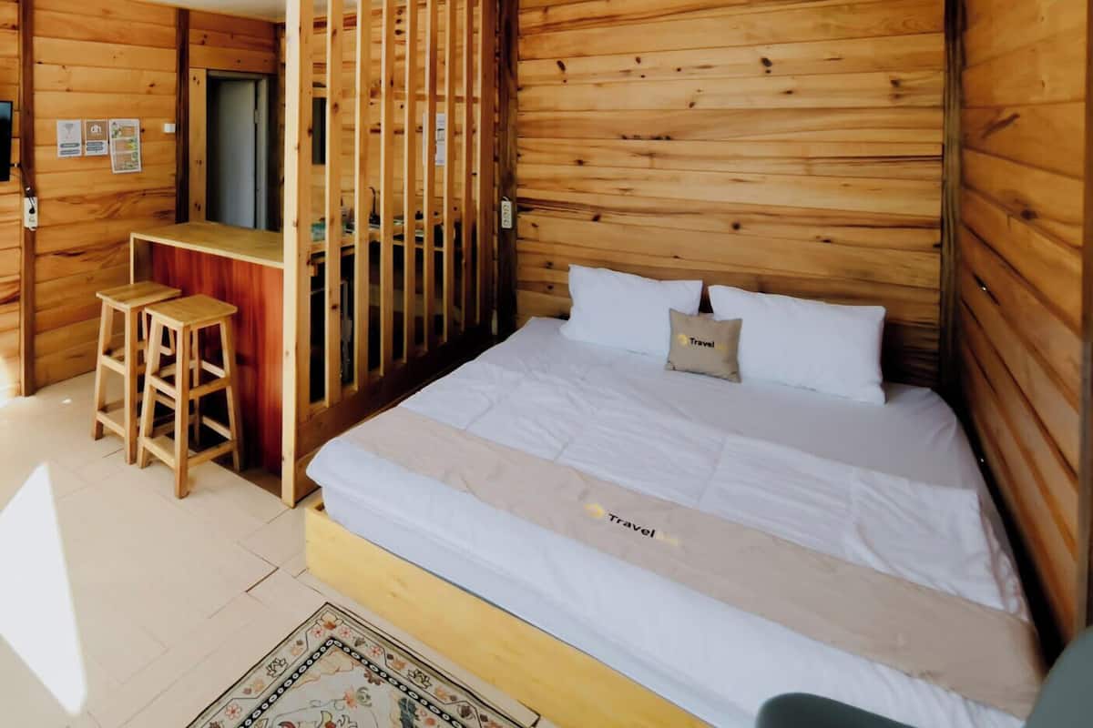 Familie cottage, uitzicht op tuin | Een bureau, gratis wifi