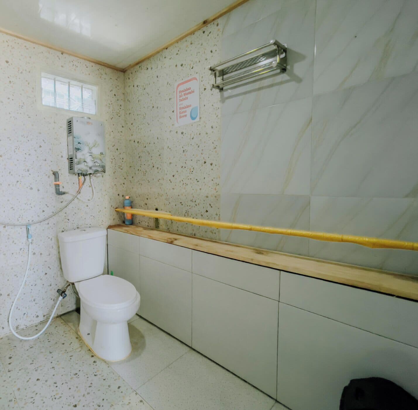 Villa, vista al jardín | Baño