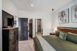 2 bedrooms, desk, free WiFi, bed sheets