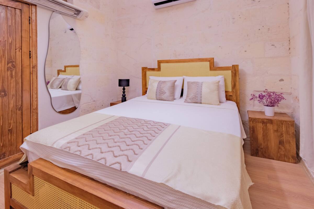 Standard Oda, Bahce Manzarali - 105 | 고급 침구, 미니바, 책상, 무료 WiFi