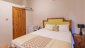 Premium bedding, minibar, desk, free WiFi