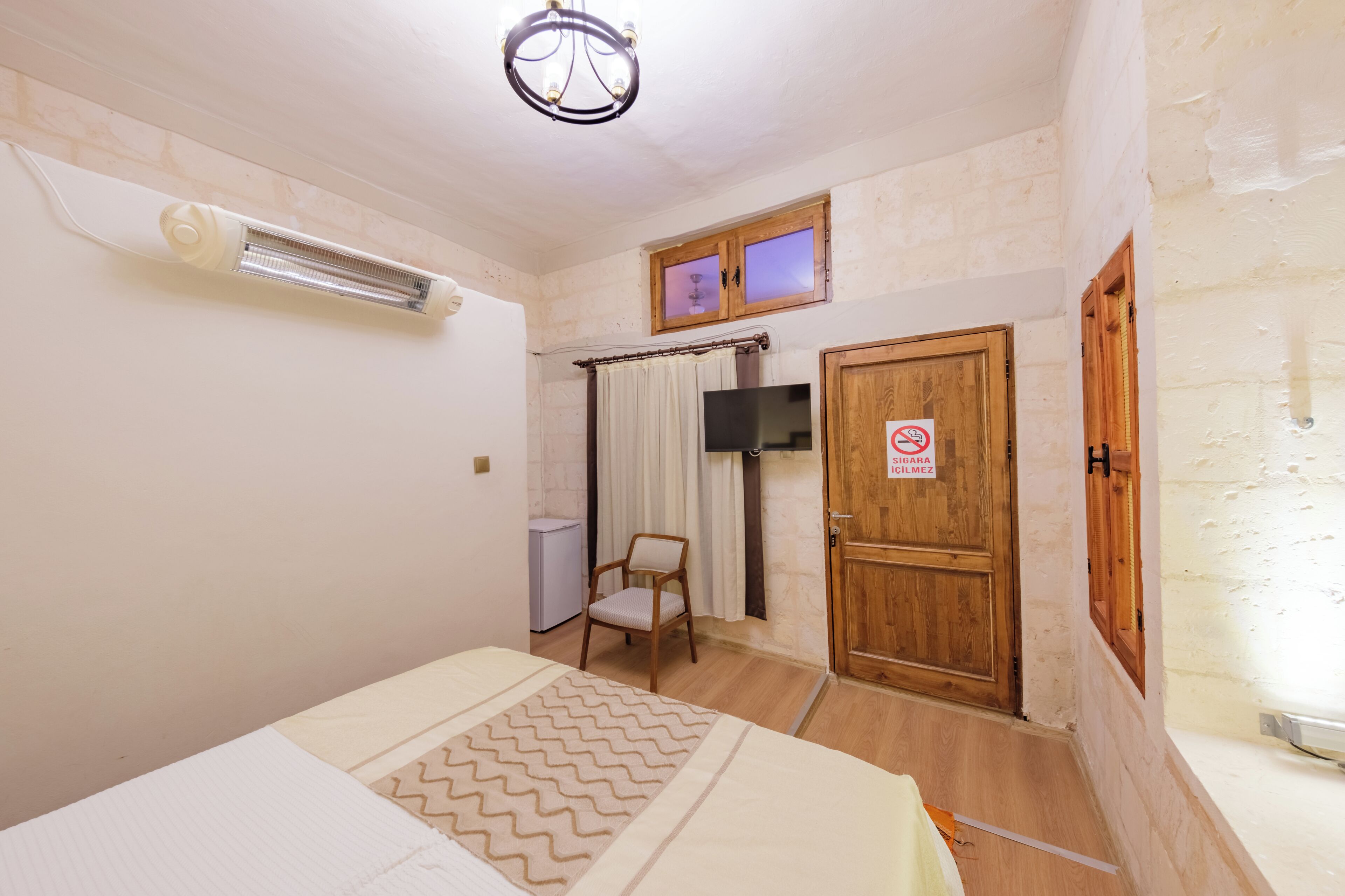 Ropa de cama de alta calidad, minibar, escritorio y wifi gratis 