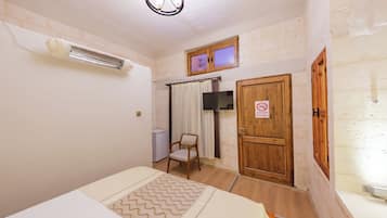 Ropa de cama de alta calidad, minibar, escritorio y wifi gratis