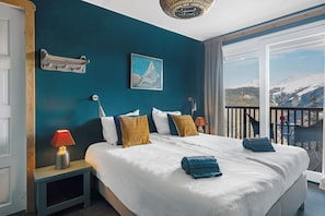 7 bedrooms, iron/ironing board, Internet, bed sheets