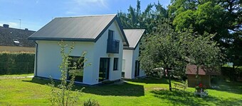 New, Comfortable Holiday Home by the sea