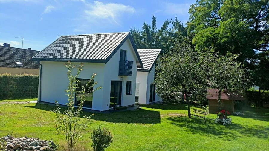 New, Comfortable Holiday Home by the sea