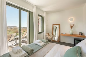 4 bedrooms, iron/ironing board, WiFi, bed sheets - Ampelas 4BR Villa, Private Pool, To Ktima Paros (Paros)