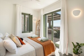 4 bedrooms, iron/ironing board, WiFi, bed sheets - Ampelas 4BR Villa, Private Pool, To Ktima Paros (Paros)