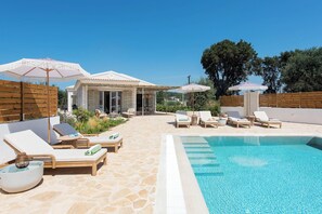 Front of property - Villa Bettina (Corfu)