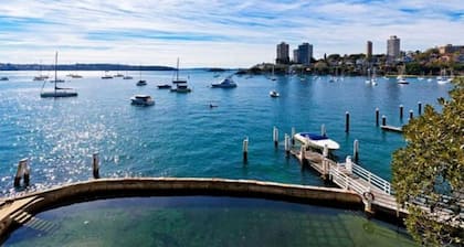 Charming villa with AC in Elizabeth Bay - 7 bedrooms