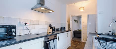 Microwave, oven, dishwasher, paper towels