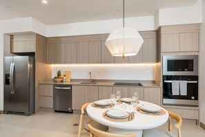 Fridge, microwave, oven, stovetop