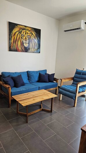 Apartment, 2 Bedrooms | Living room