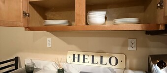 * NEW * 4BR Retreat | Heart of Campus w/ Parking