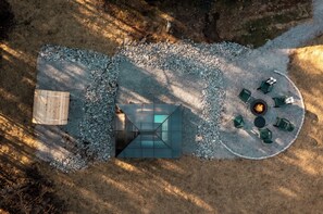 المنطقة المحيطة بالمنشأة