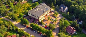 纳布沃尼亚奇酒店