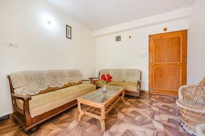 Family Studio, Balcony, Mountain View | Desk, free WiFi