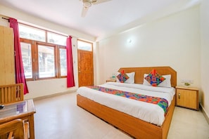 Family Studio, Balcony, Mountain View | Desk, free WiFi