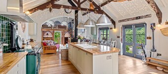 The Zion Chapel, Cinderford - sleeps 4 guests  in 1 bedroom