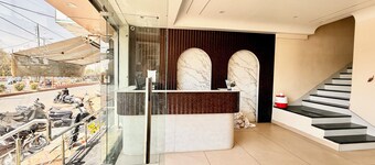 Hotel Fortune Palace - near Main Places