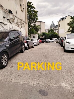 Self parking (EUR 20 per day)